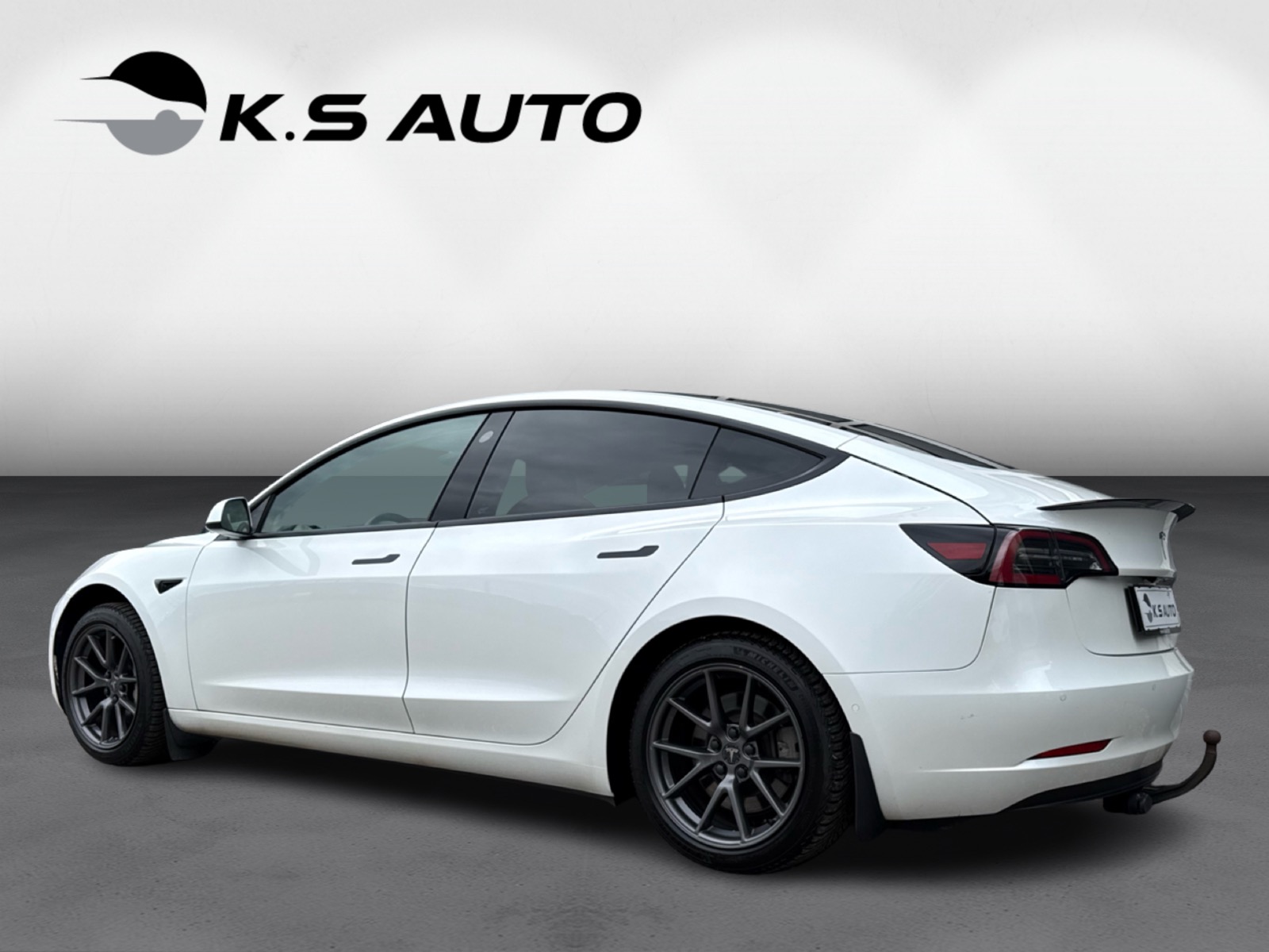 Tesla Model 3 Standard Range+ RWD 4d