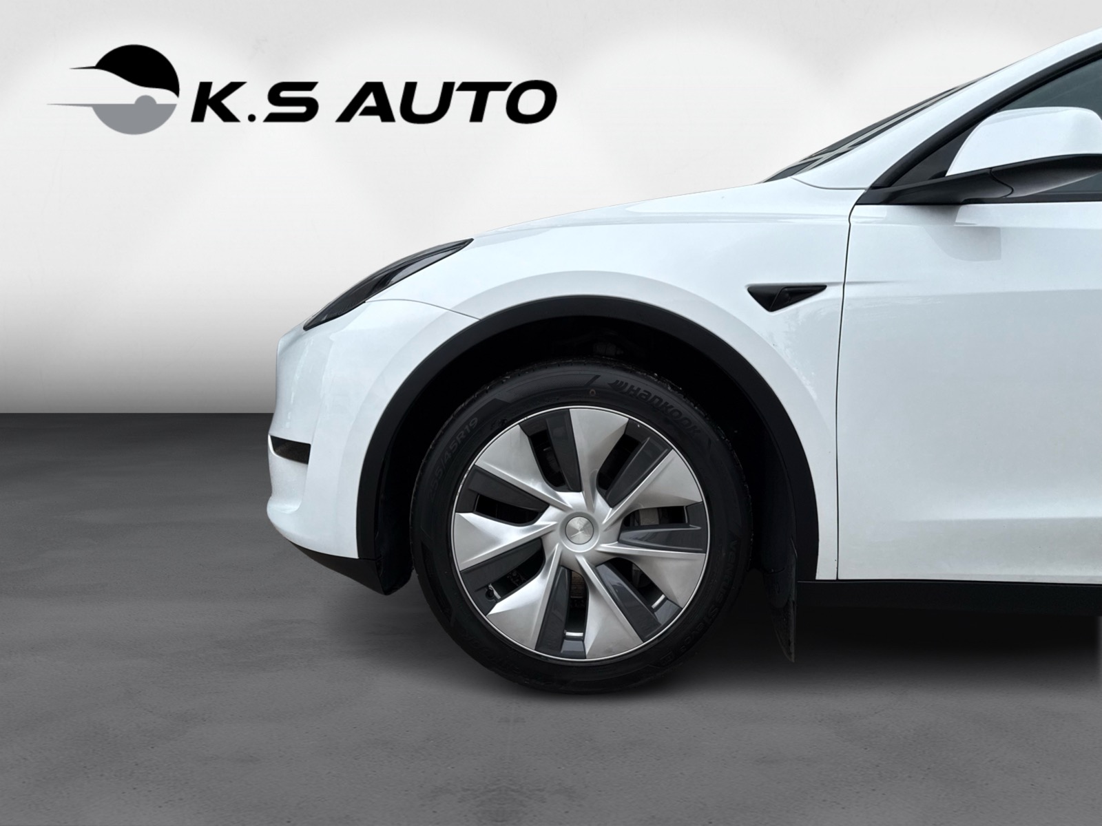 Tesla Model Y RWD 5d