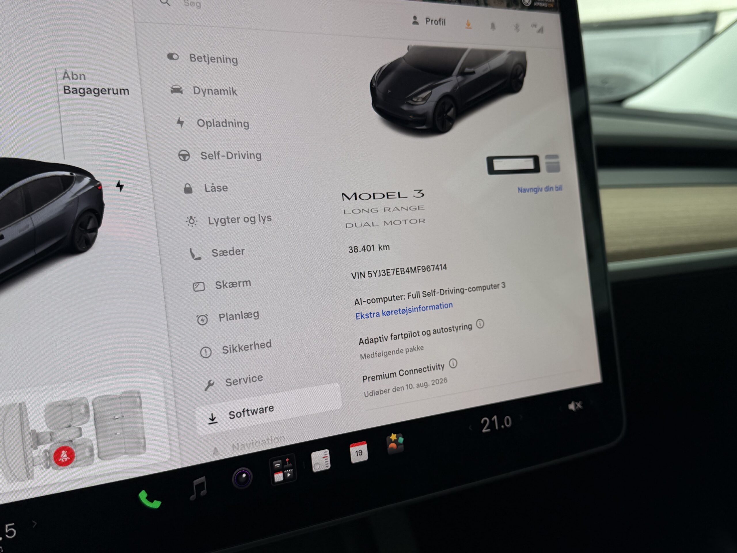 Tesla Model 3 Long Range AWD 4d
