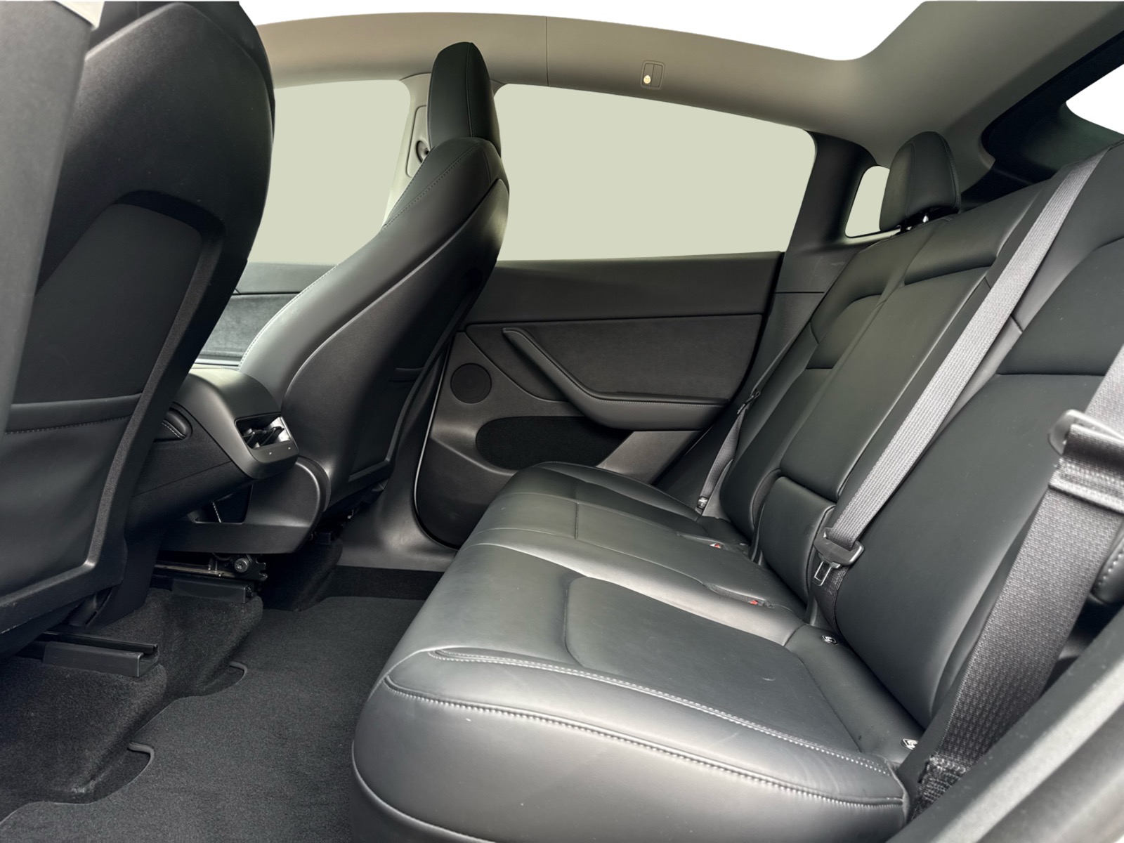 Tesla Model Y RWD 5d