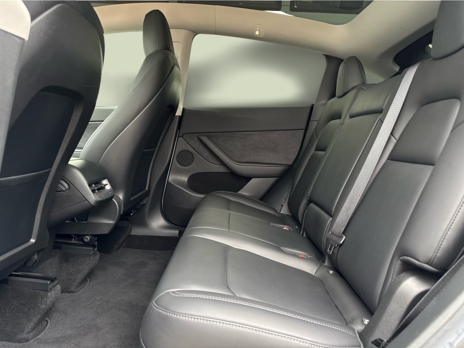 Tesla Model Y Long Range AWD 5d