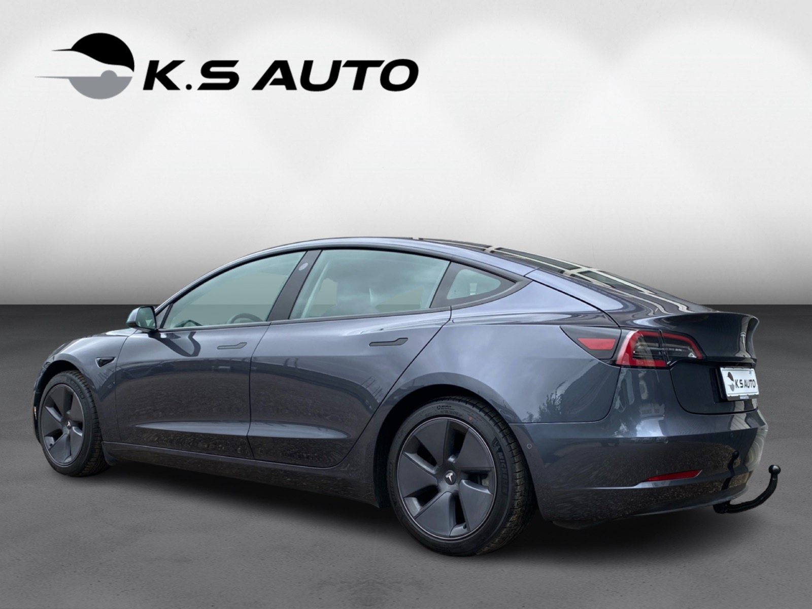 Tesla Model 3 Long Range AWD 4d
