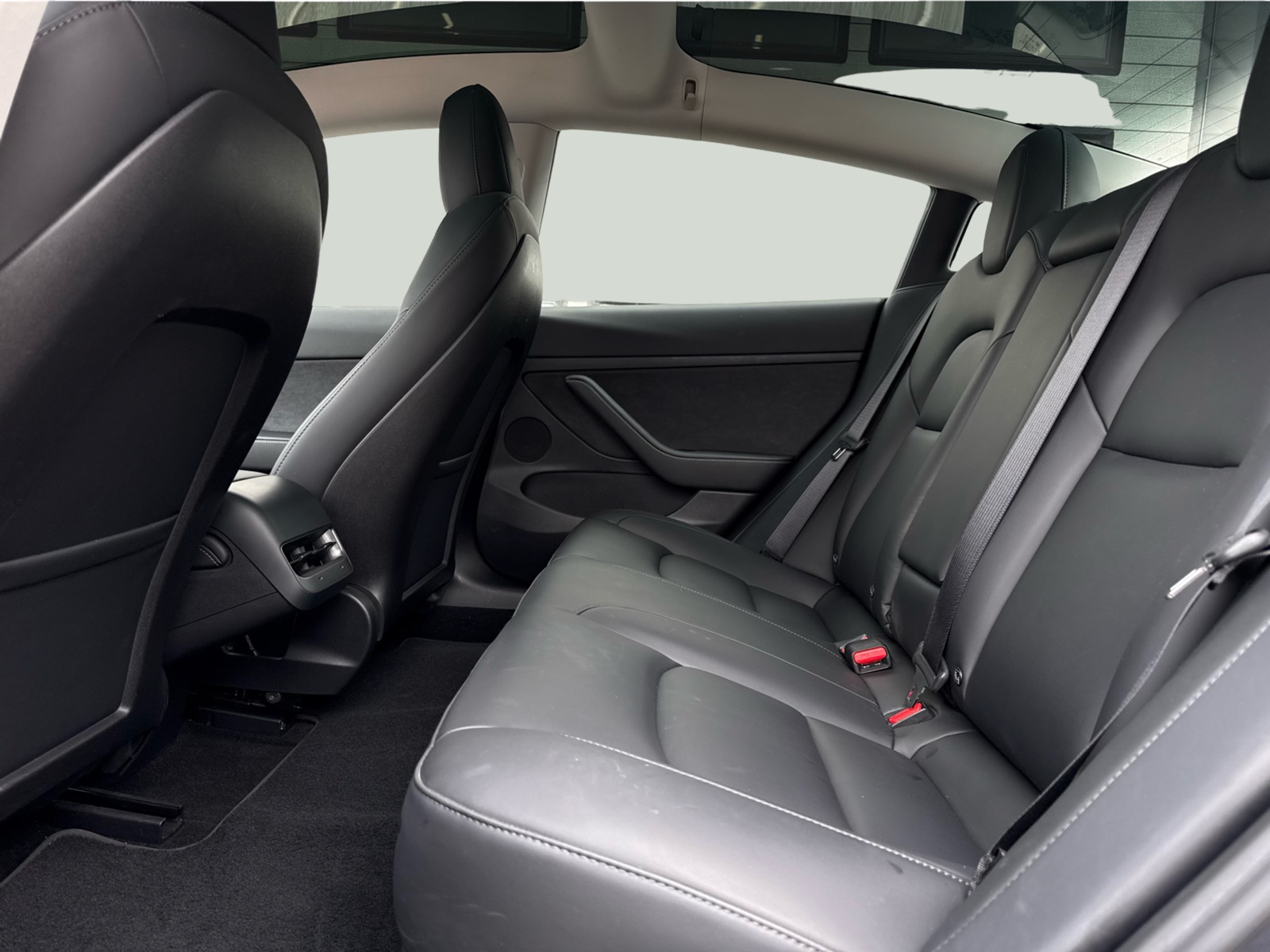 Tesla Model 3 RWD 4d