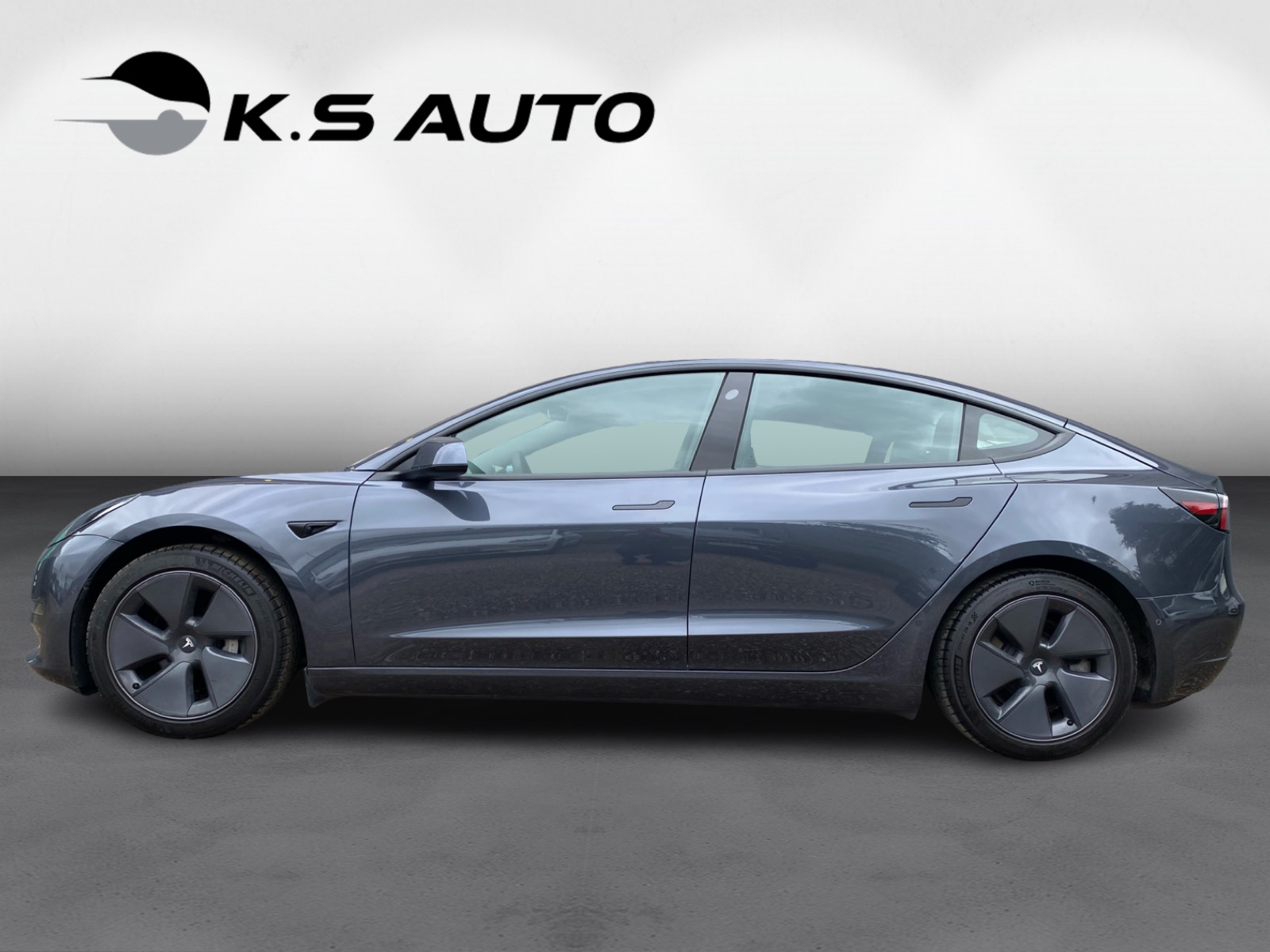 Tesla Model 3 Long Range AWD 4d