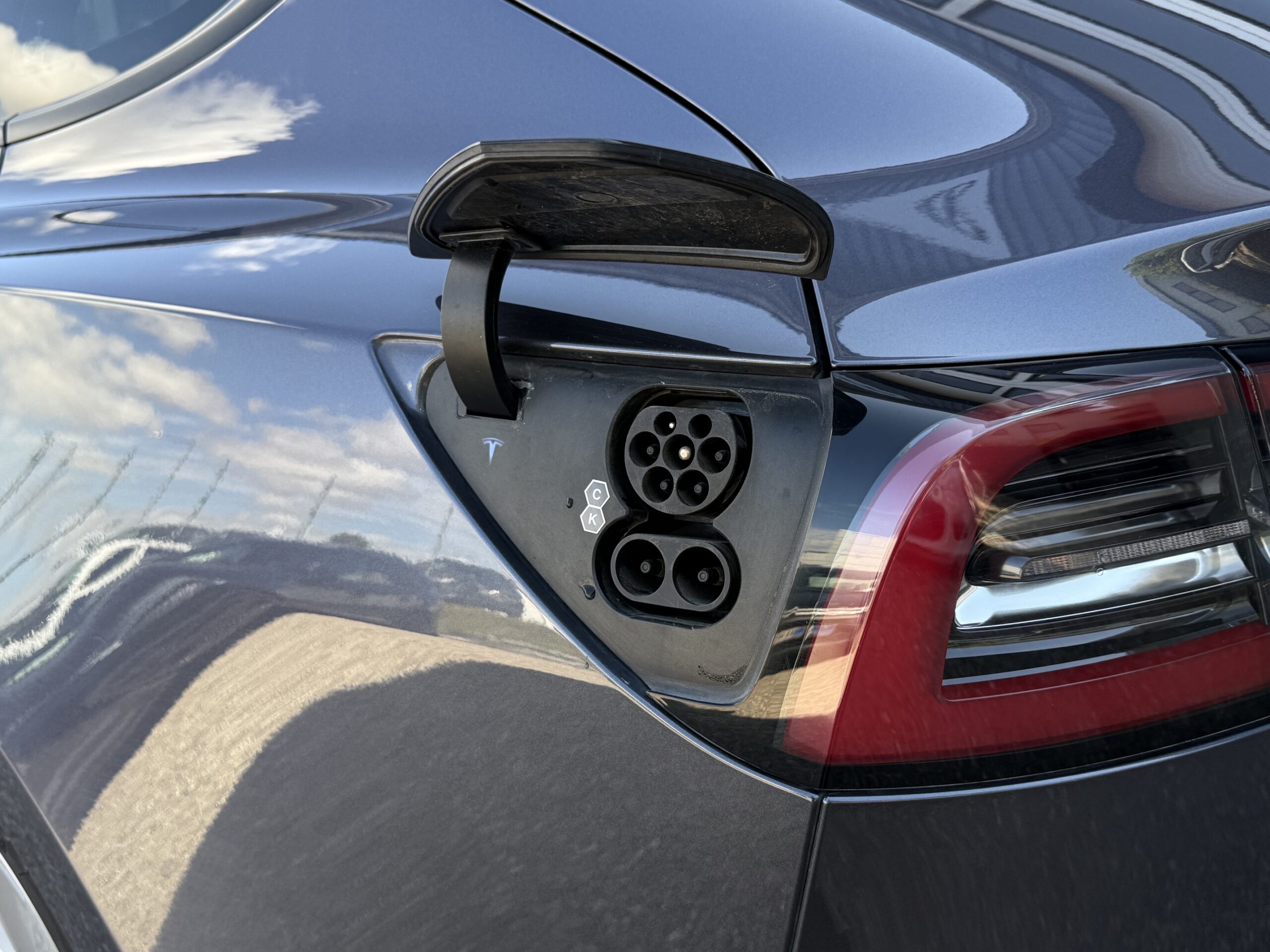 Tesla Model 3 Long Range AWD 4d