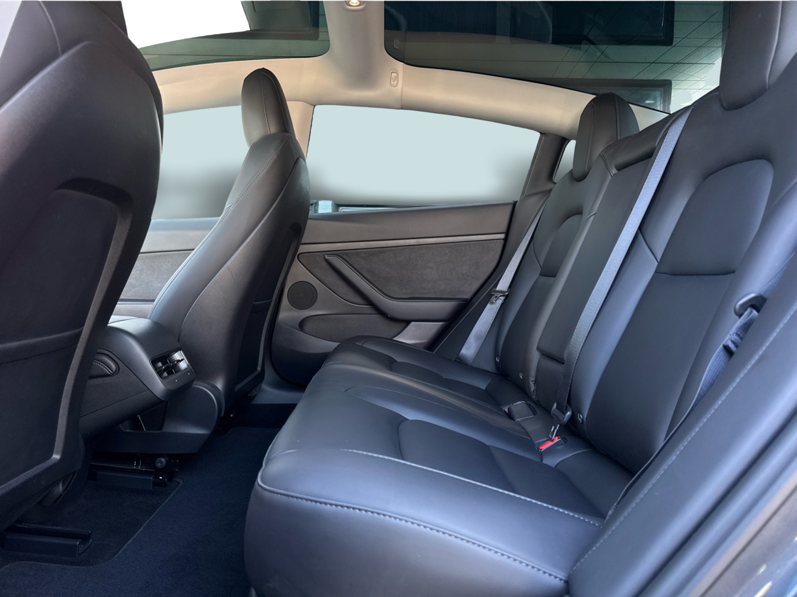Tesla Model 3 Long Range AWD 4d