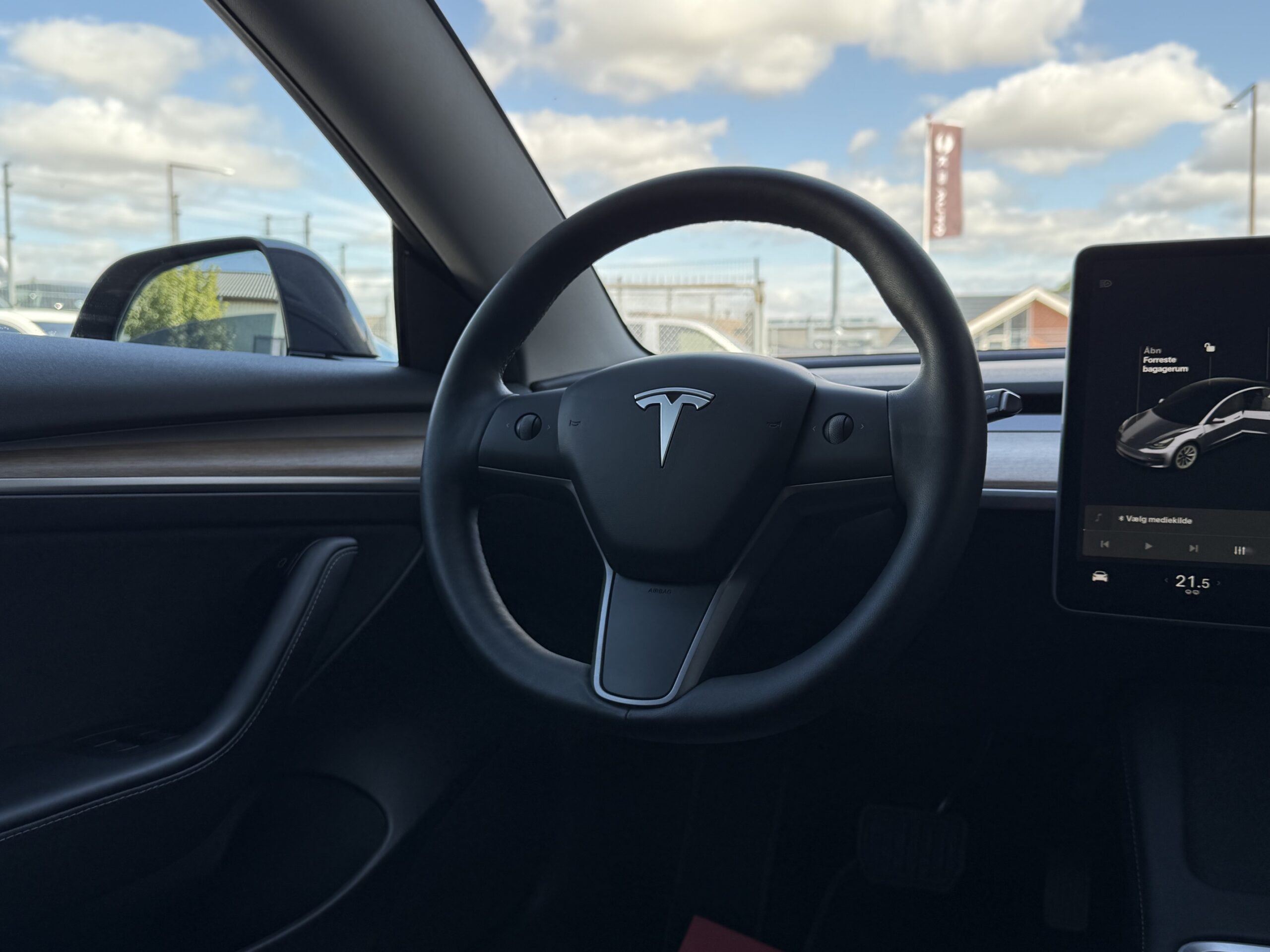 Tesla Model 3 Long Range AWD 4d
