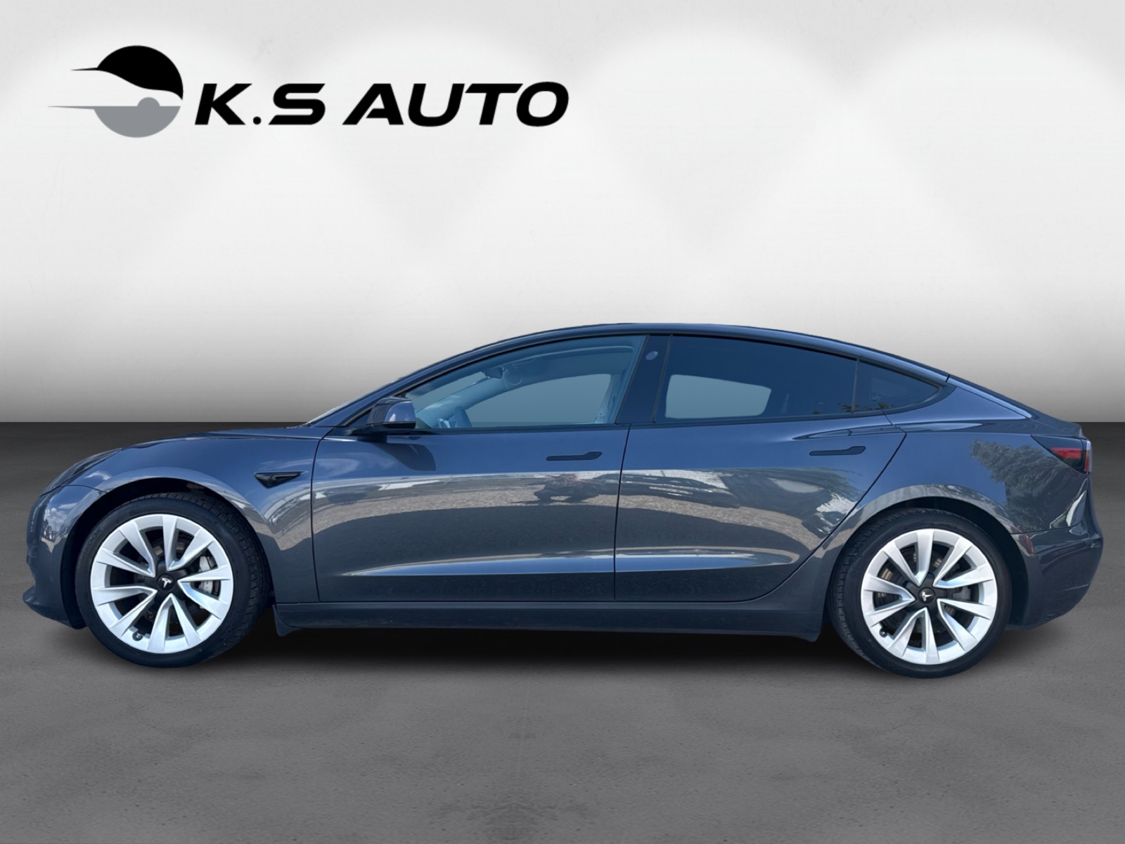 Tesla Model 3 Long Range AWD 4d