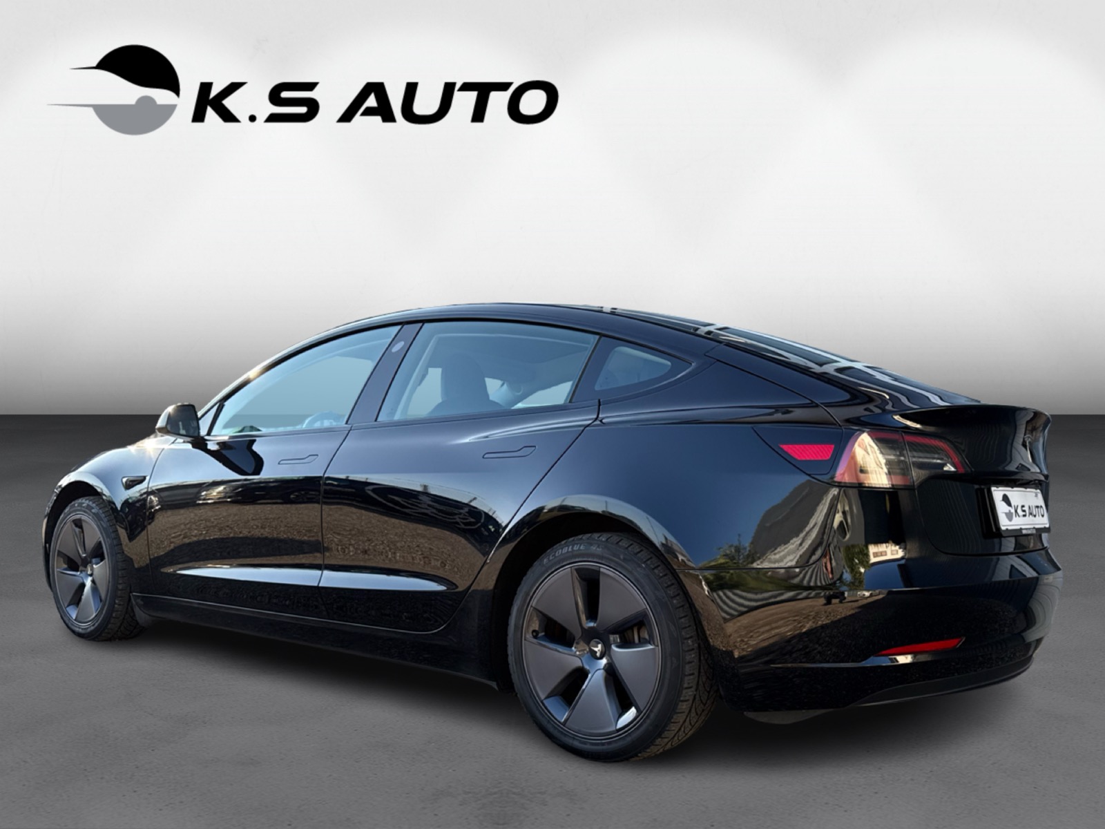 Tesla Model 3 RWD 4d