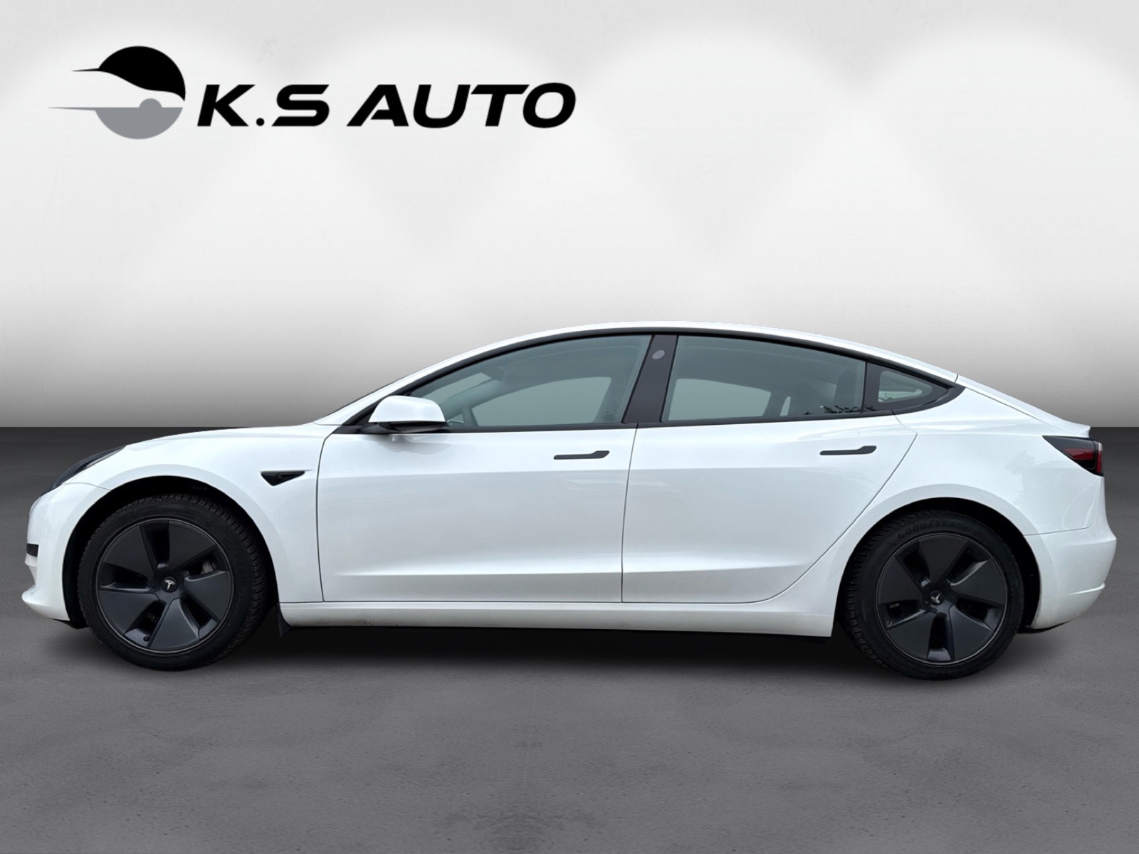 Tesla Model 3 RWD 4d