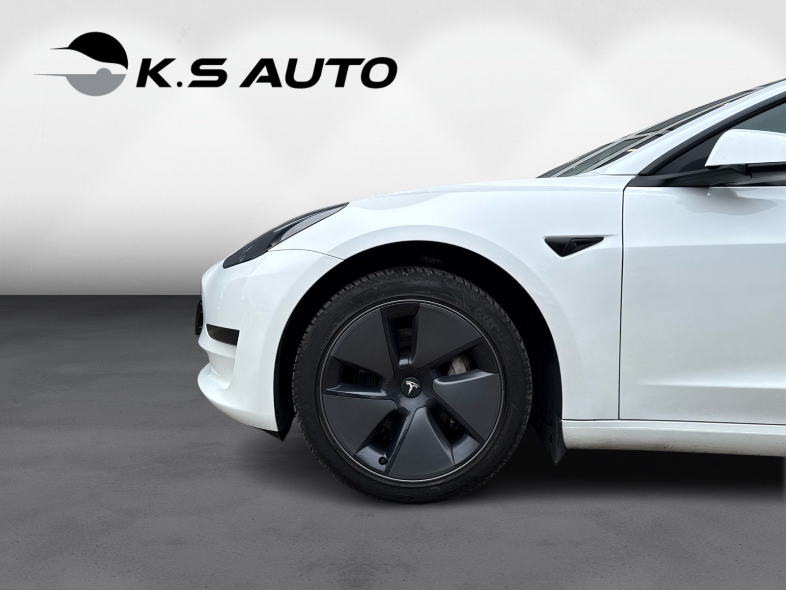 Tesla Model 3 RWD 4d