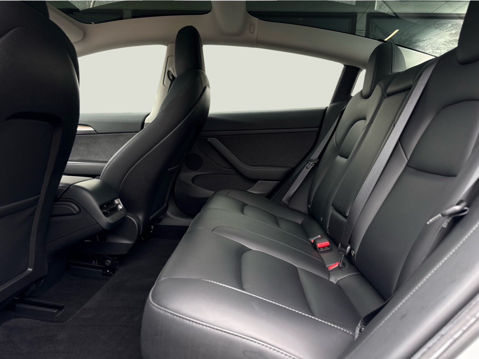 Tesla Model 3 RWD 4d