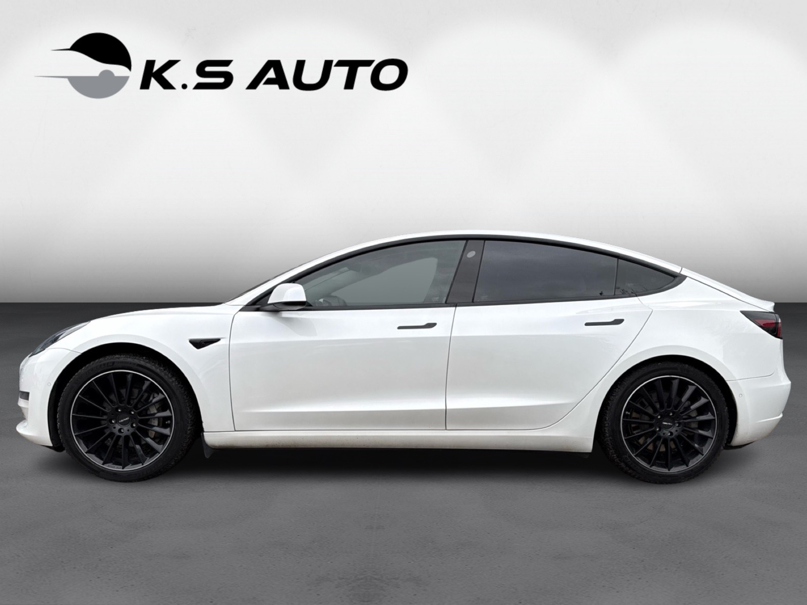 Tesla Model 3 Long Range AWD 4d
