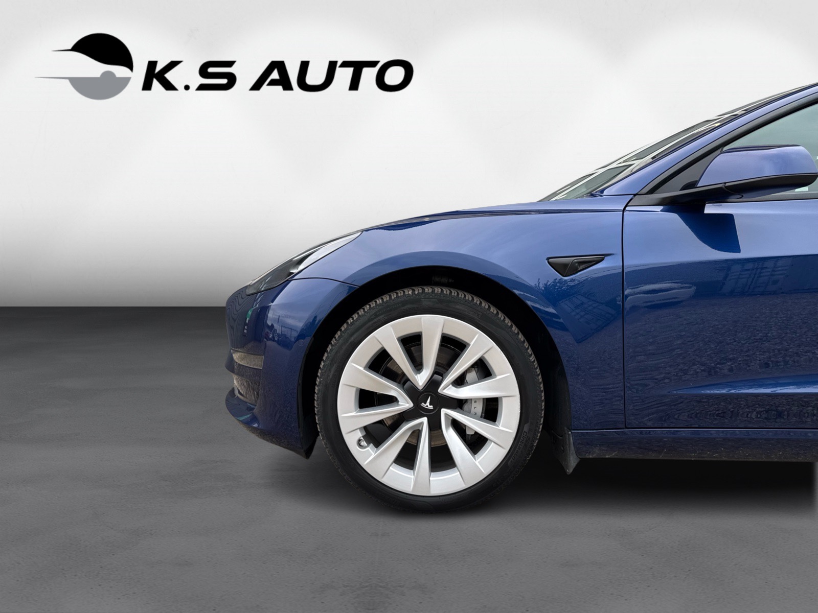 Tesla Model 3 Long Range AWD 4d