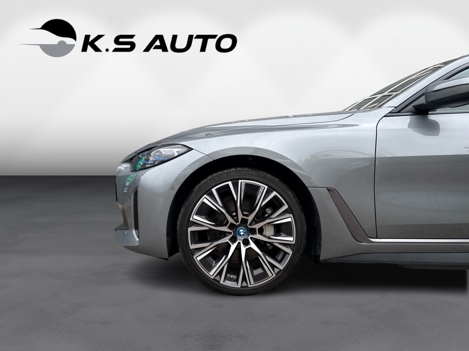 BMW i4 eDrive40 Charged 5d