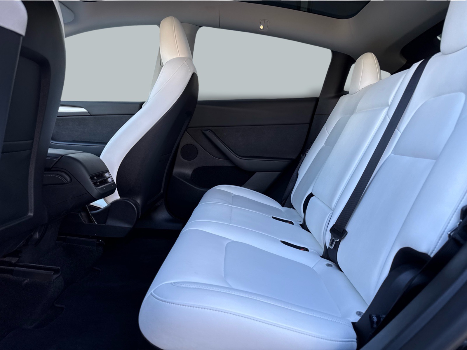 Tesla Model Y RWD 5d